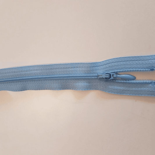 Ykk 4 mm LYSBLÅ spiral 45 cm glidelås